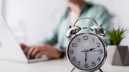 Clock-In, Clock-Out Systems: Benefits, Challenges, and How to Overcome Them
